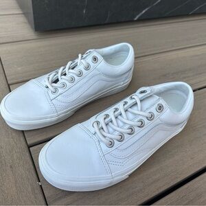 Vans leather Old Skool’s white brand new!